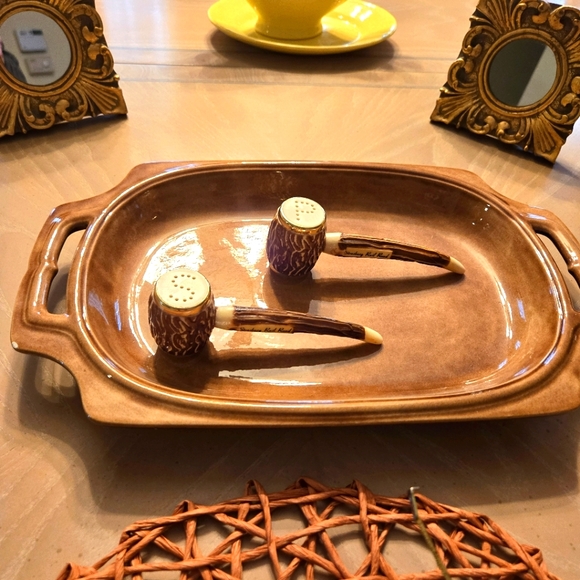 Vintage, Strasburg Railroad Memorabilia Pipes Salt & Pepper Shakers - Picture 3 of 7